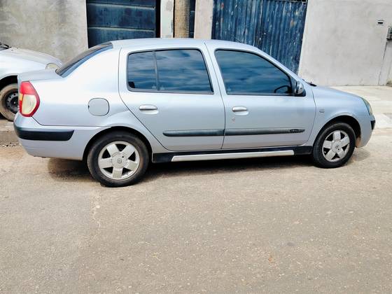 RENAULT CLIO 1.6 PRIVILÉGE SEDAN 16V GASOLINA 4P MANUAL RENAULT CLIO 1.6 PRIVILÉGE SEDAN 16V GASOLINA 4P MANUAL